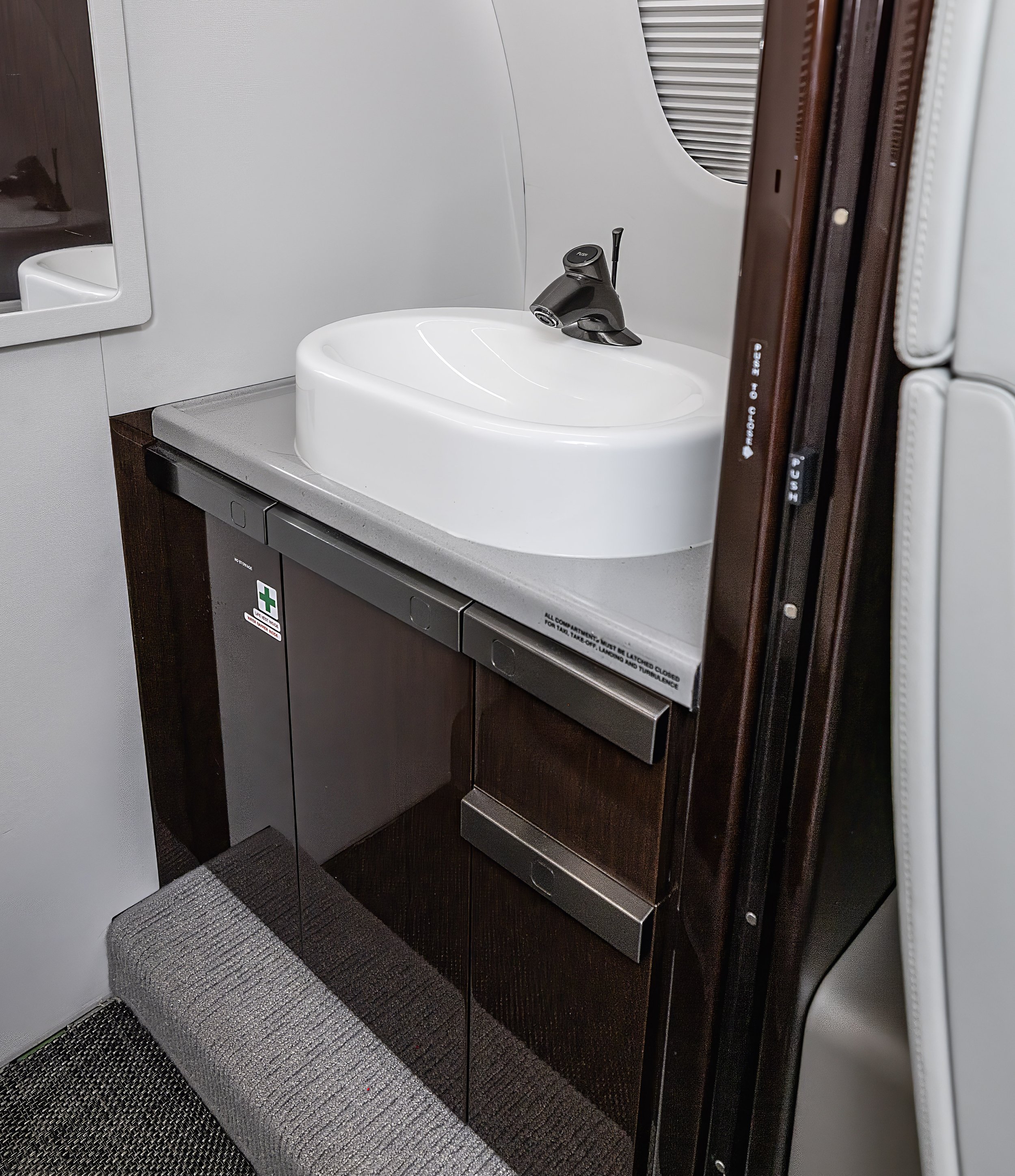 2019 Embraer Praetor 600 - Image 28